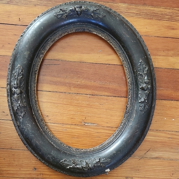 Antique Oval Frame - Picture 1 of 2